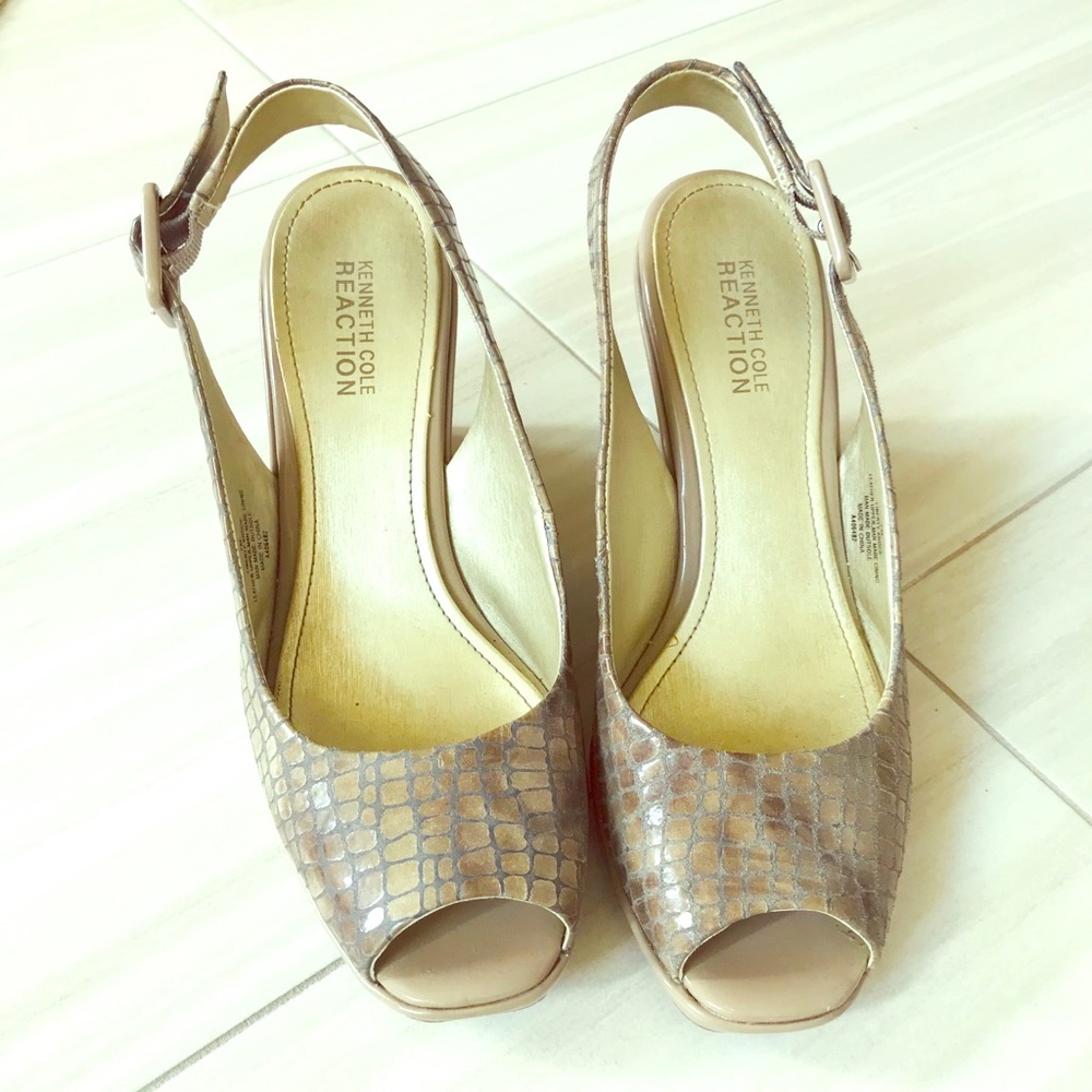 Kenneth Cole Reaction Wedge sandals